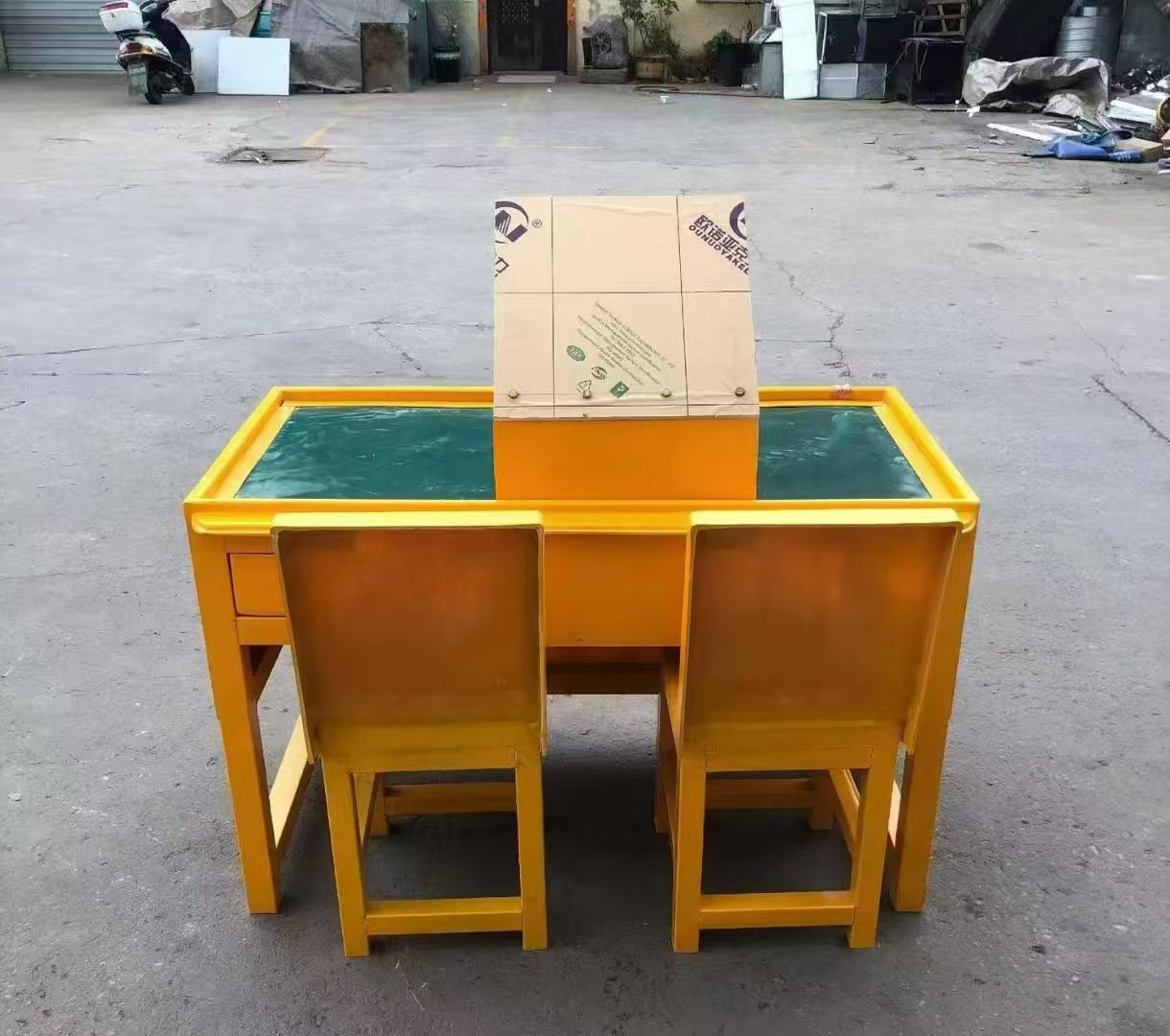淄博防静电导通桌井下煤矿火工品发放桌：危险品流转的安全守护者